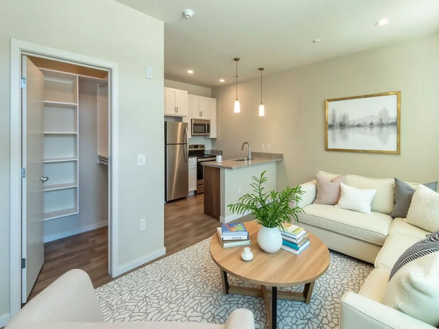 Verona Apartment: 104 Lincoln Street
