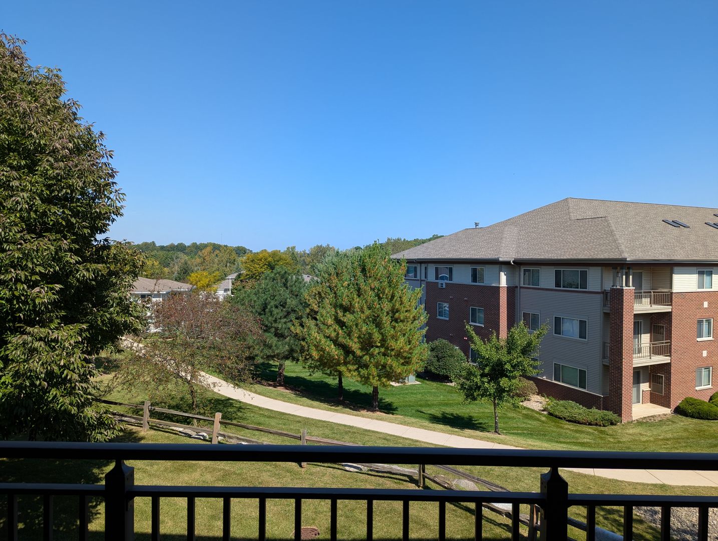 Verona Apartment: 321 Meadowside Drive