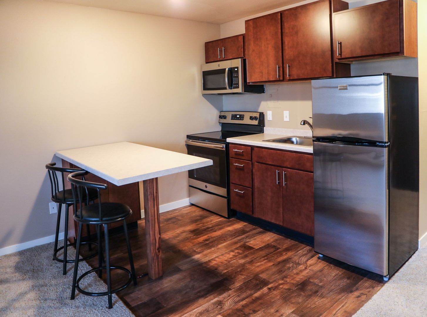 Madison Apartment: 102 N. Franklin Street