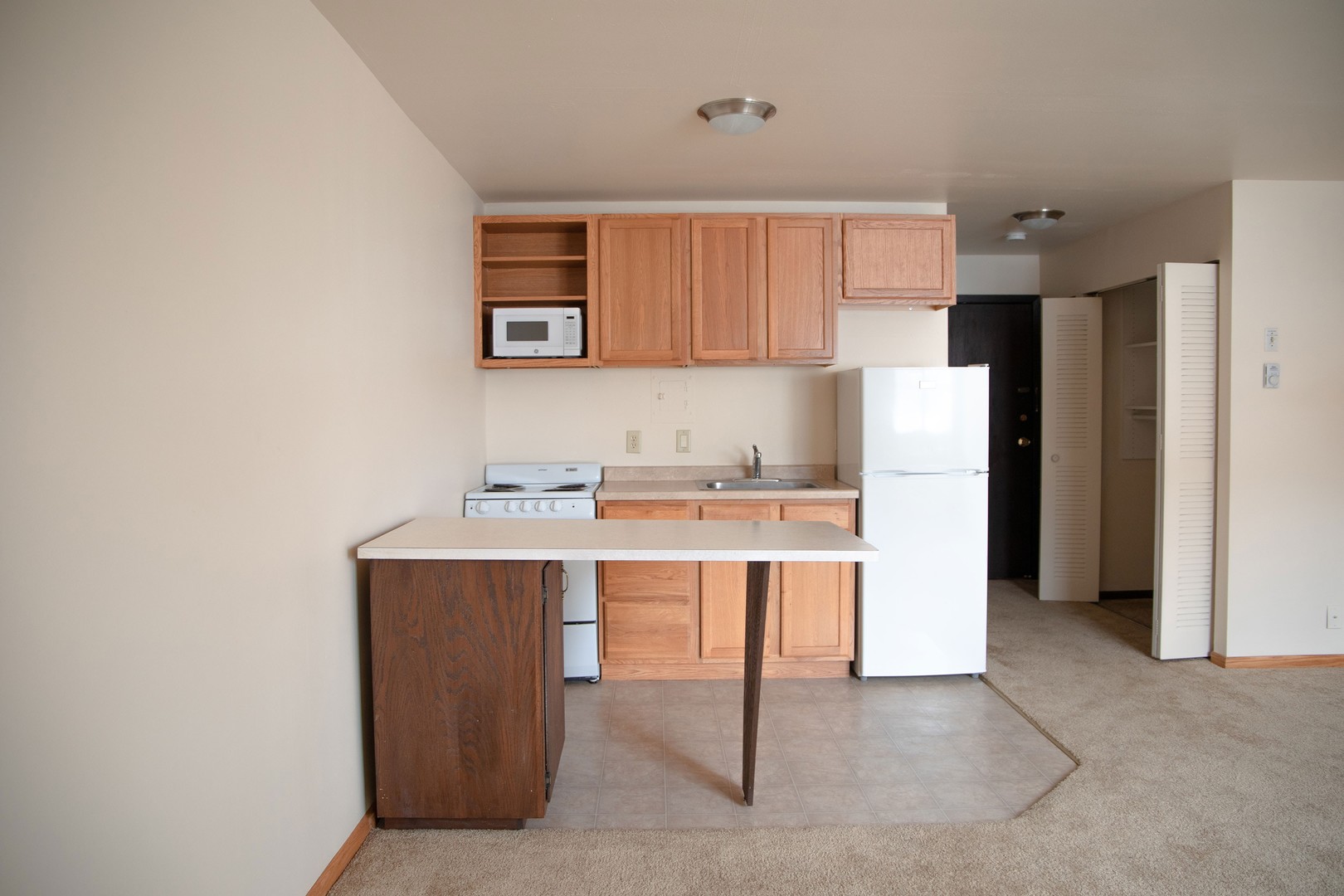 Madison Apartment: 102 N. Franklin Street