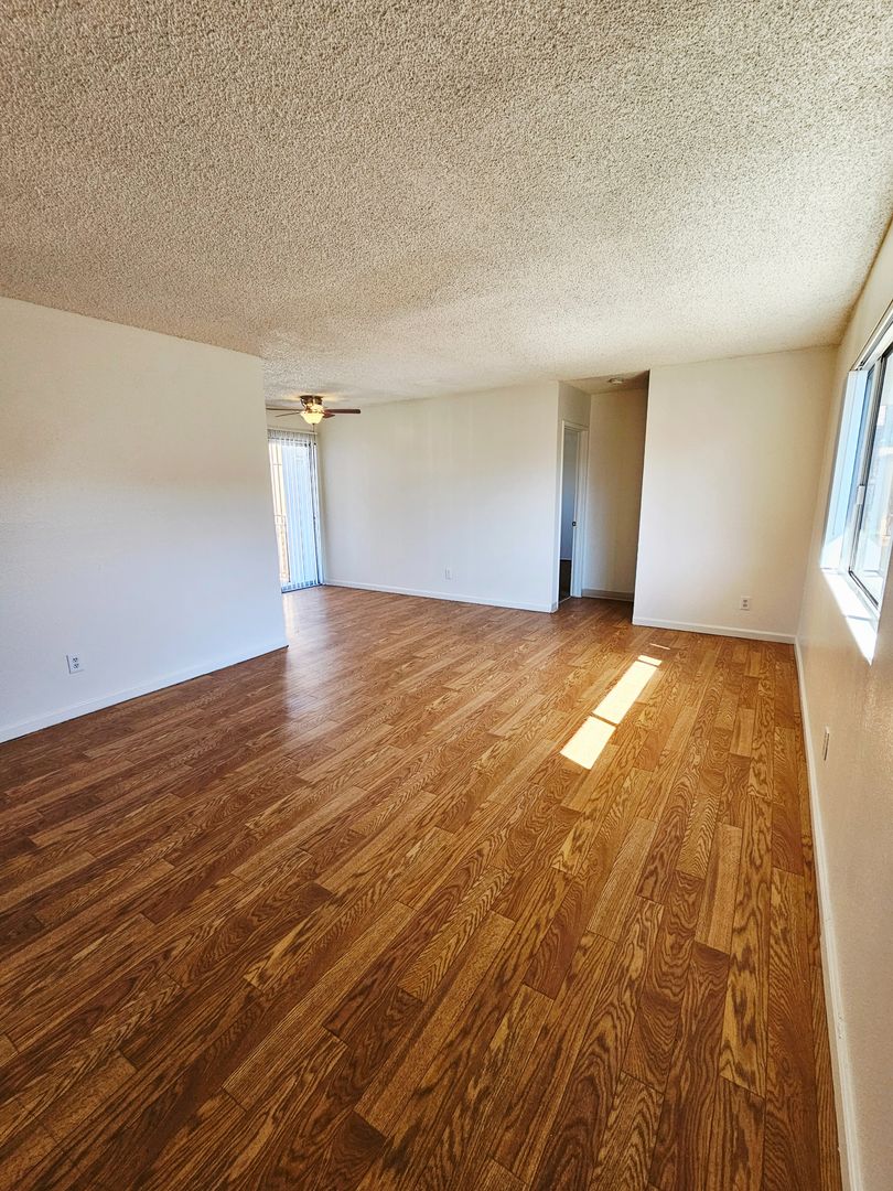 El Cajon Apartment: 444 & 460 Graves Avenue