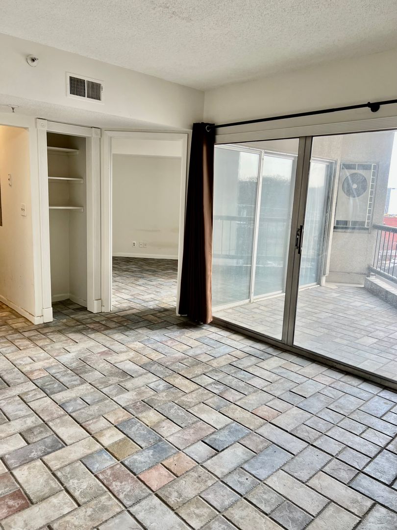 Nashville Apartment: 900 19th Avenue S.