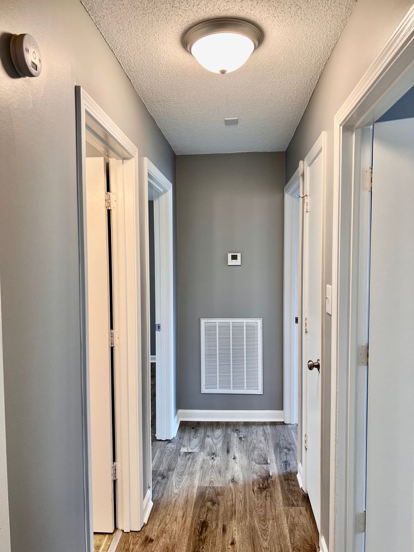 407 Donna Dr 8 of 12