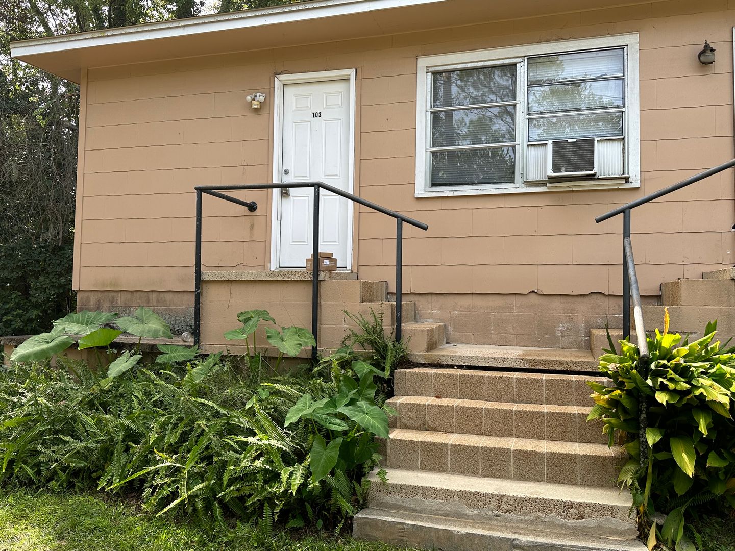 Tallahassee Apartment: 545 Call St E