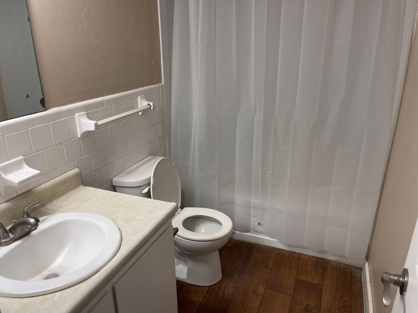 Tallahassee Apartment: 1943 Dawsey St.