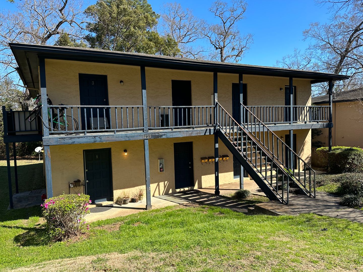 Tallahassee Apartment: 1235 Buckingham Dr