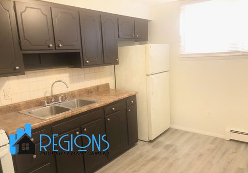 Freshly remodeled 1BR apartment near downtown Bloomington – photo 1