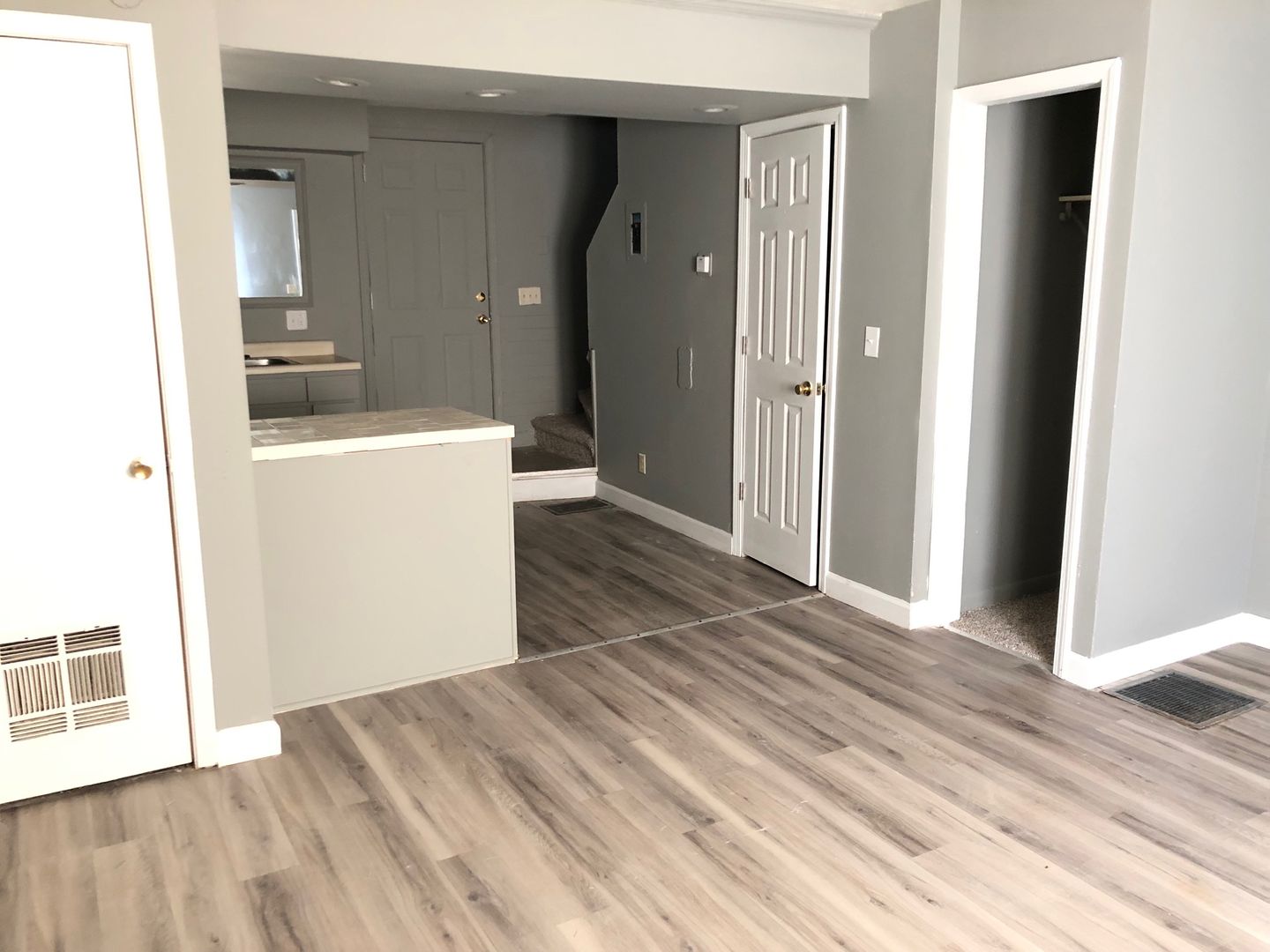 Bloomington Apartment: 808 E Washington