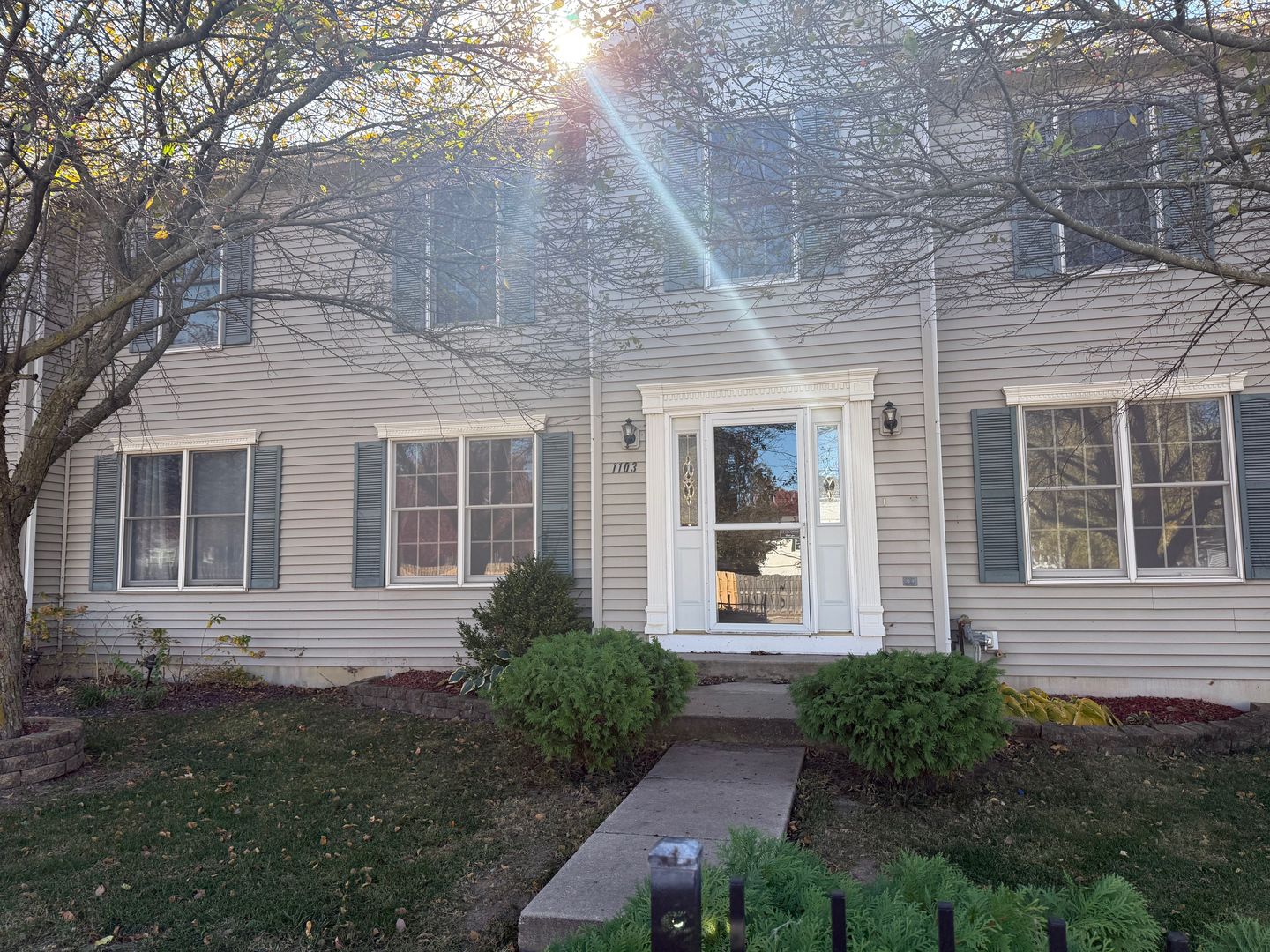 Normal Townhome: 1103 E Shelbourne Dr