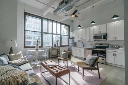 2 bed, 1 bath Loft Apartment – photo 1