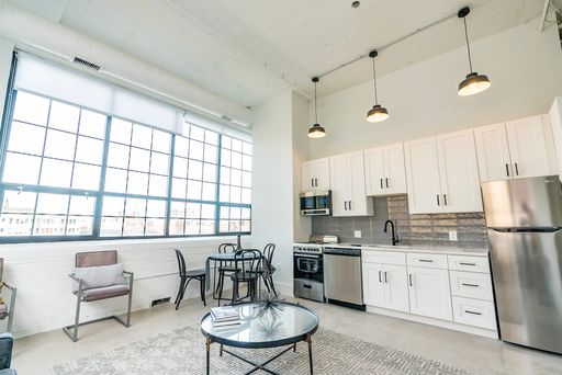 NEW 5th Floor, 1 Bed 1 Bath Loft Apartment for Spring 2022 – photo 1
