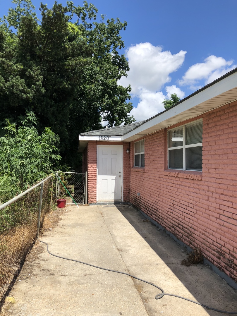 New Orleans Apartment: 1820-22 Tricou St.