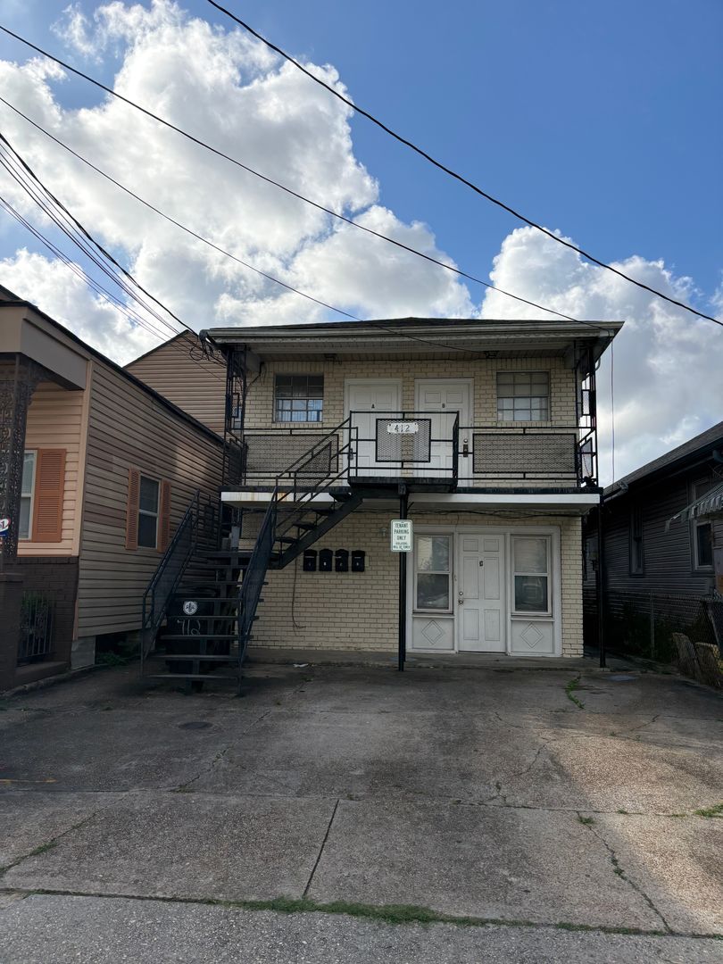 New Orleans Apartment: 412 S. Murat St.