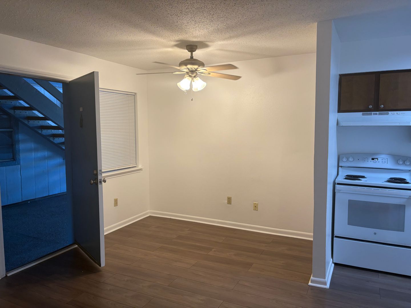 Metairie Apartment: 2224 Pasadena Ave.