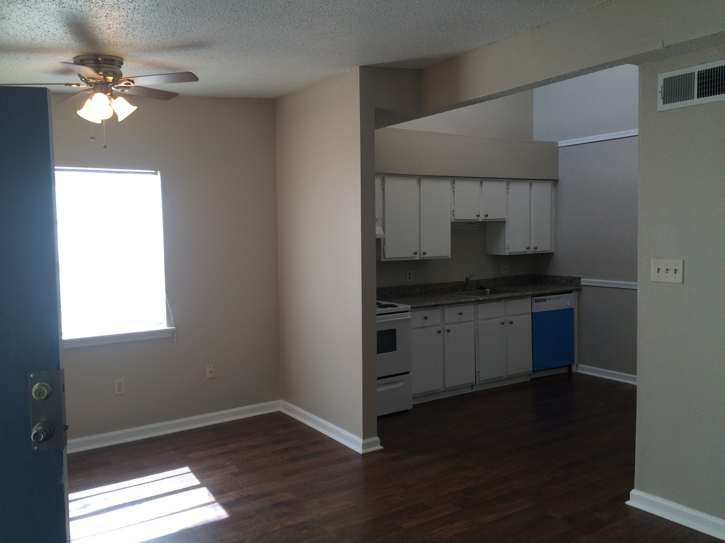 Metairie Apartment: 2224 Pasadena Ave.