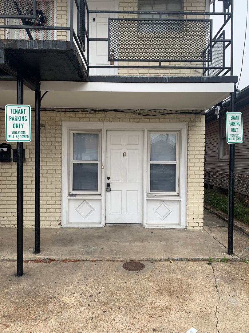 New Orleans Apartment: 412 S. Murat St.