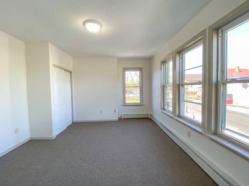 Two Bedroom Apartment near Webster Theatre – photo 1