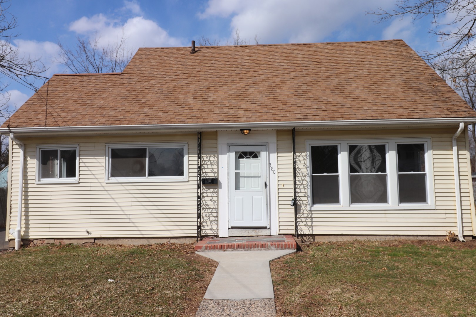 Hartford House: 380 Holcomb St