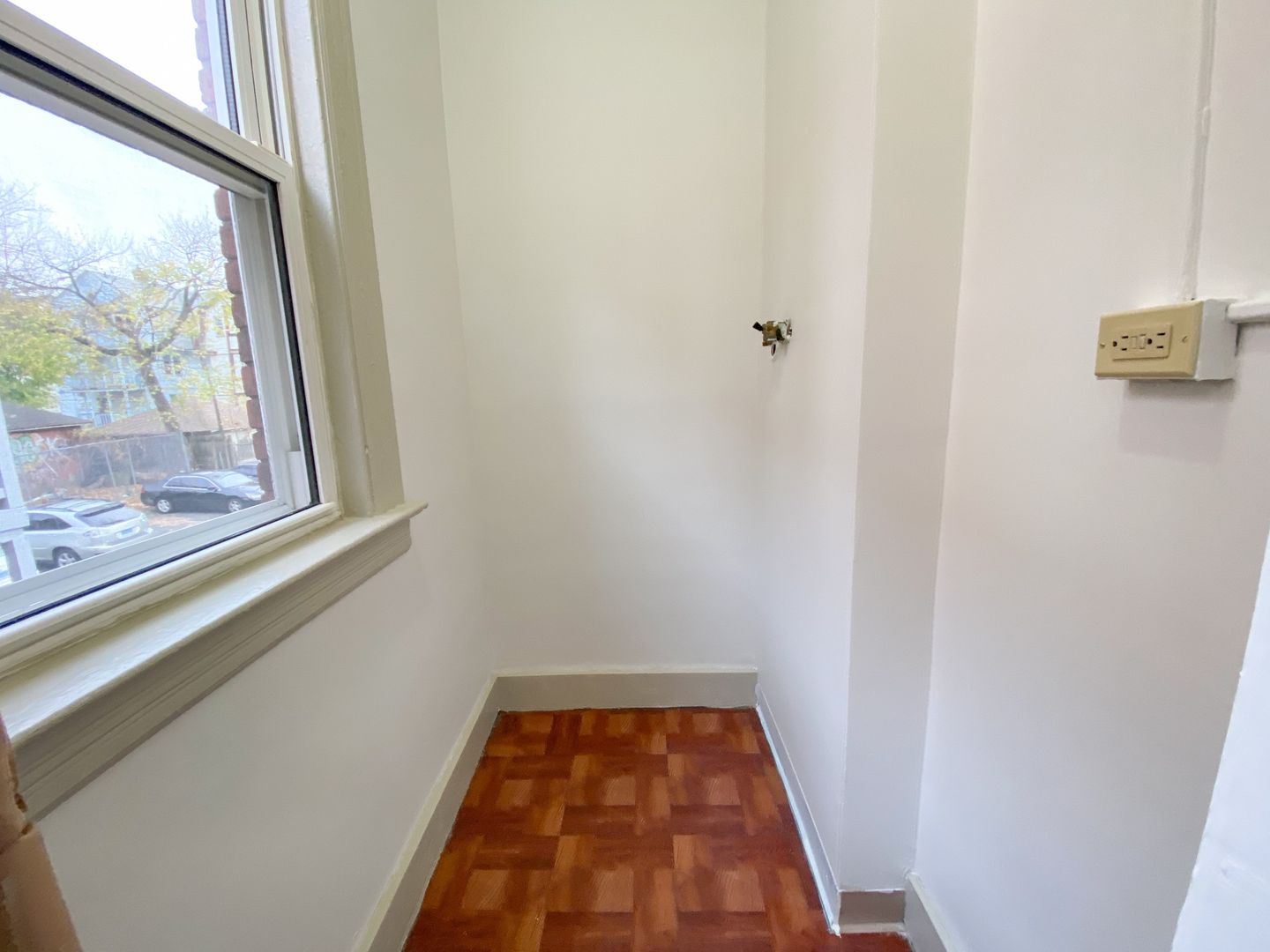 Hartford Apartment: 31-33 Bond St