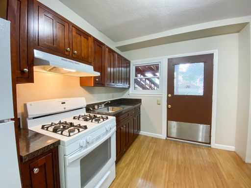 One Bed Apartment near West Boulevard Historic District – photo 1