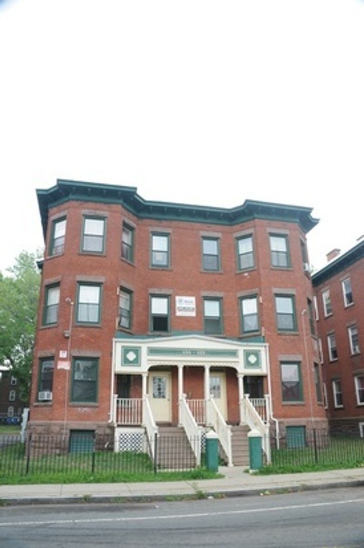 Hartford Apartment: 670-676 Broad St