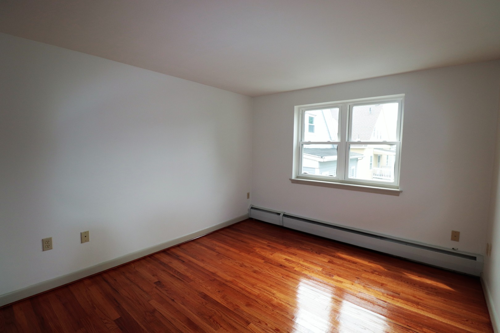 Hartford Apartment: 180 Bond St