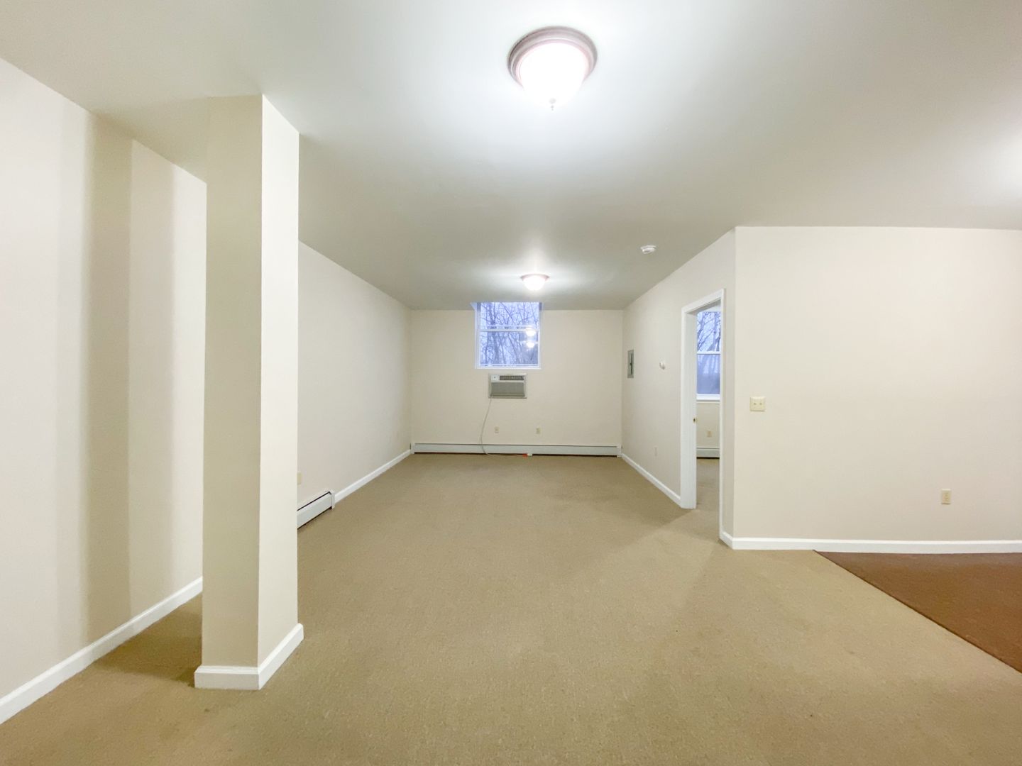 Hartford Apartment: 990 Wethersfield Ave
