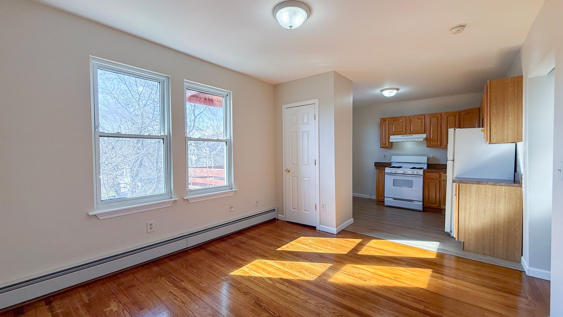 Hartford Apartment: 15-17 Dorothy St