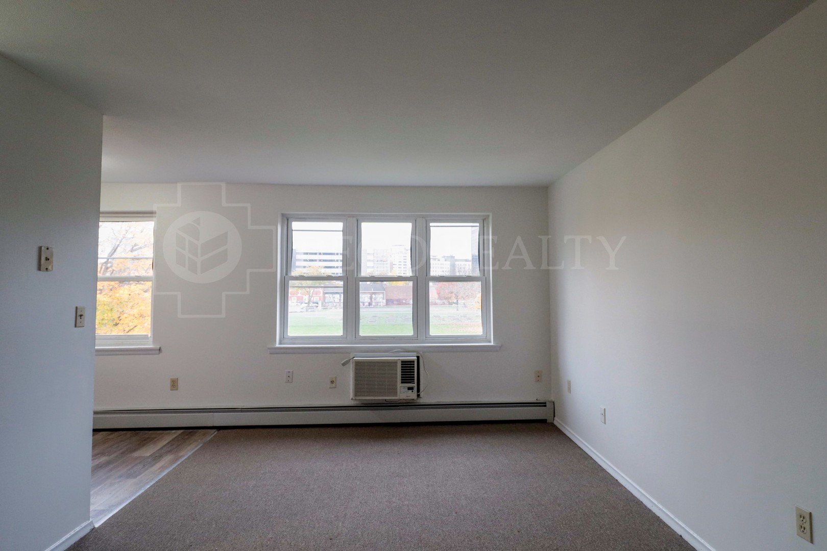 Hartford Apartment: 322 Hudson St