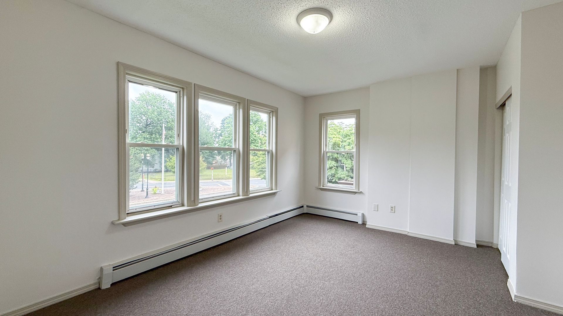 Hartford Apartment: 9-17 Webster St