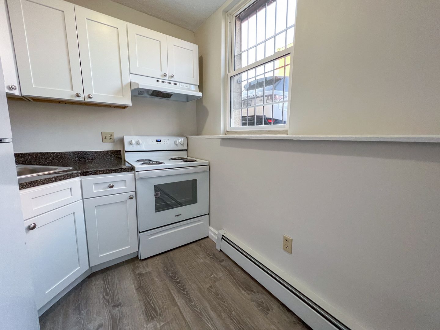 Hartford Apartment: 322 Hudson St