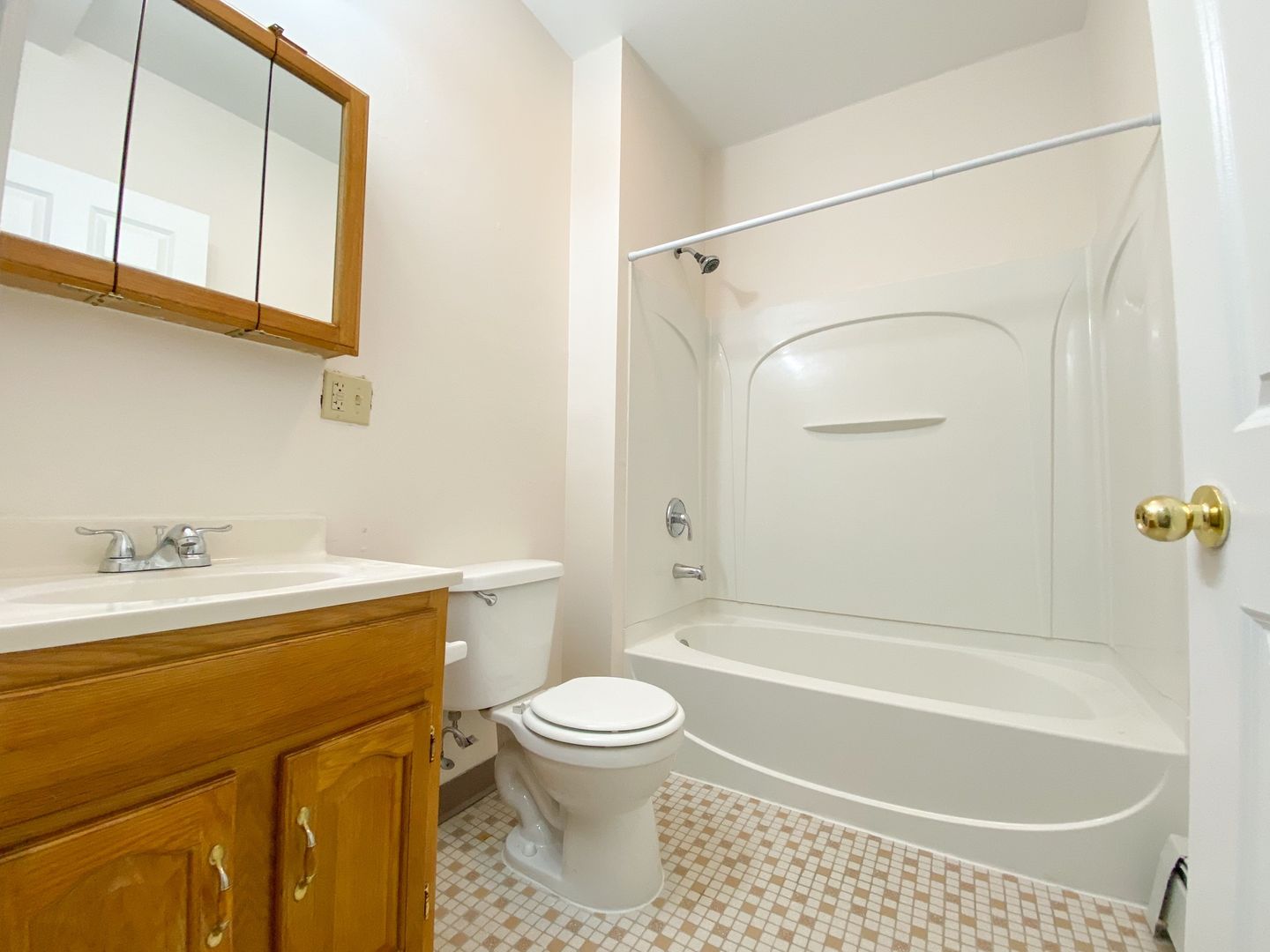 Hartford Apartment: 162-164 Ward St