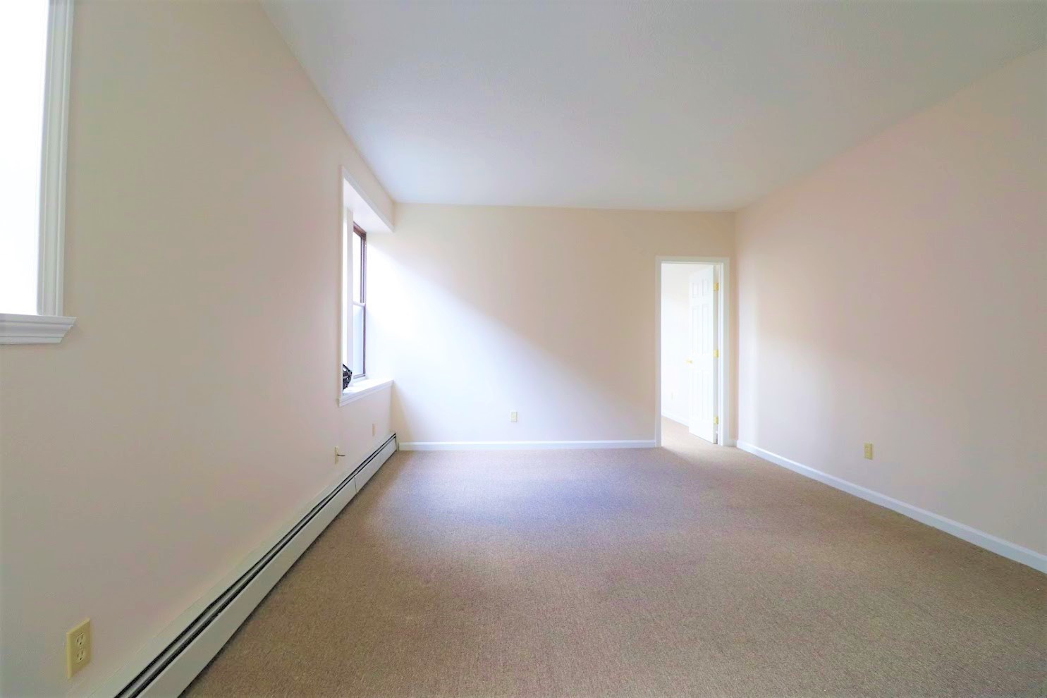 Hartford Apartment: 26 Congress St