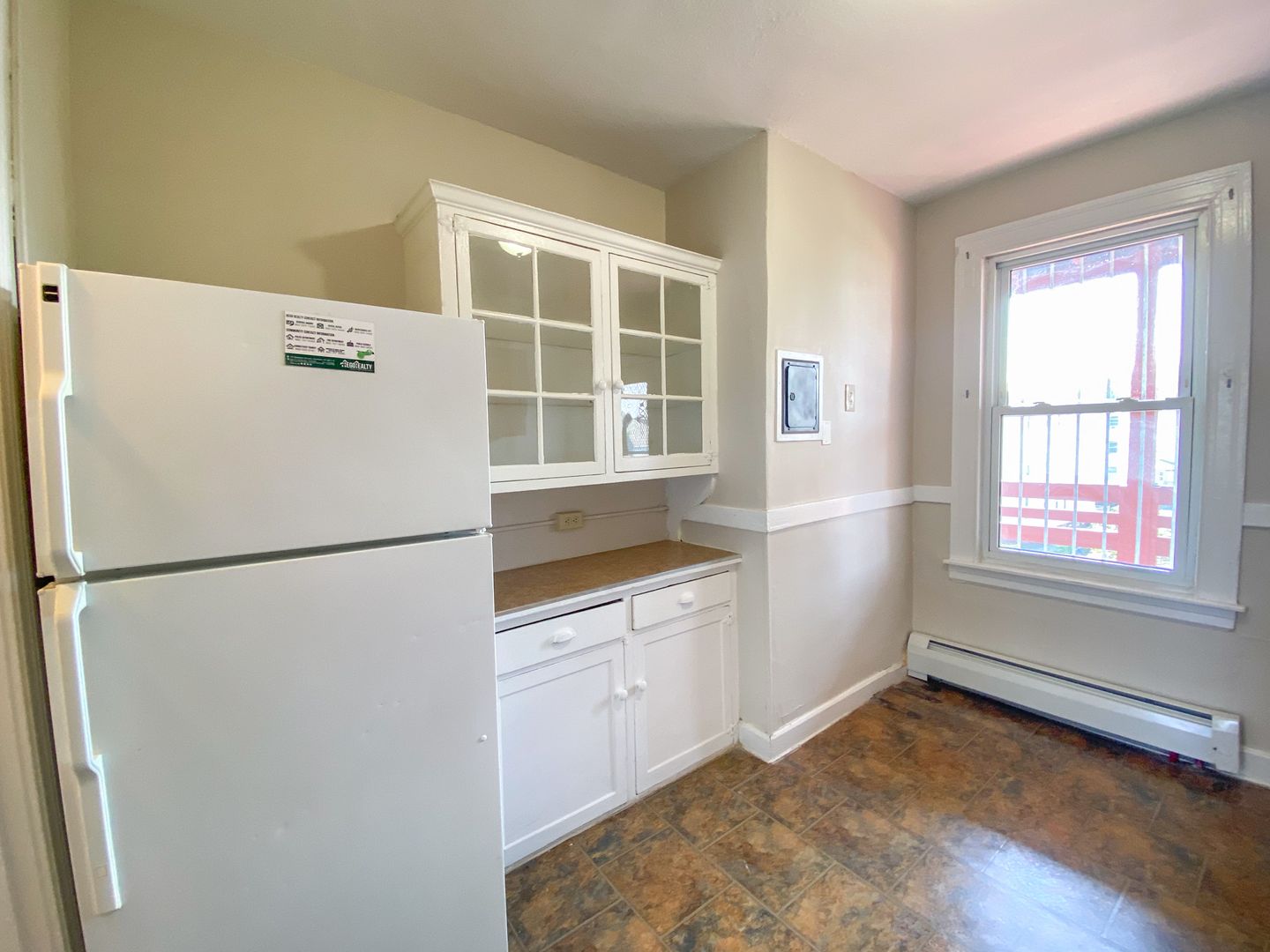 Hartford Apartment: 31-33 Dorothy St