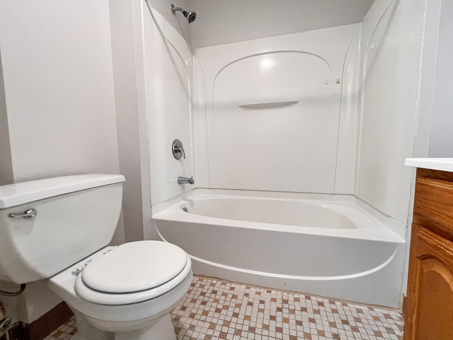 Hartford Apartment: 207 Wethersfield Ave