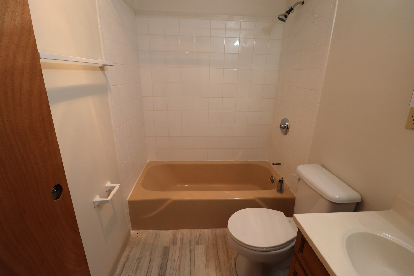 Hartford Apartment: 180 Bond St