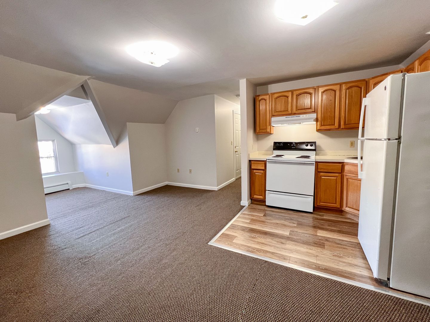 Hartford Apartment: 207 Wethersfield Ave