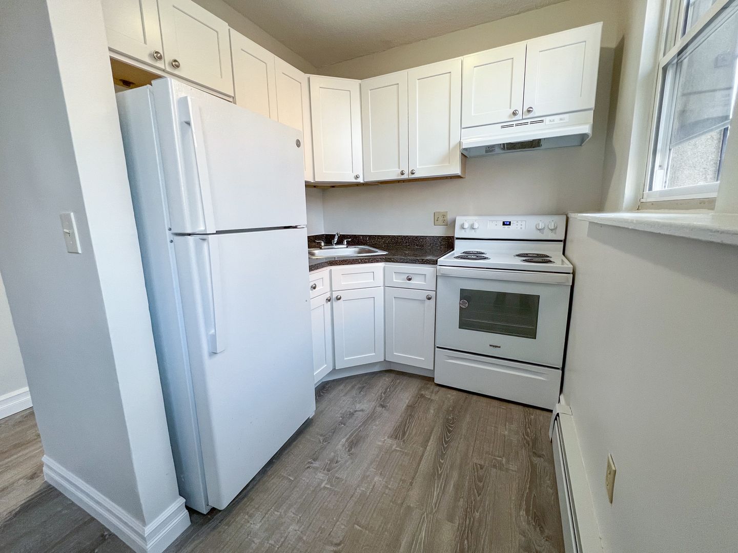 Hartford Apartment: 322 Hudson St