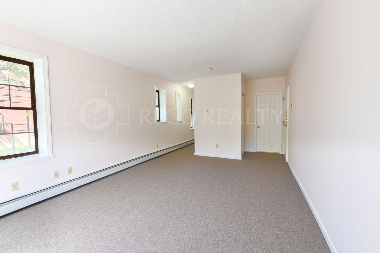 Hartford Apartment: 26 Congress St