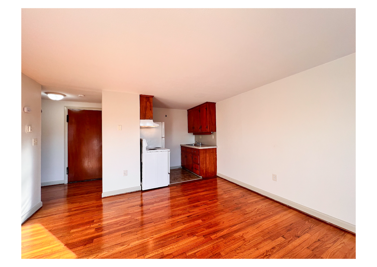Hartford Apartment: 180 Bond St