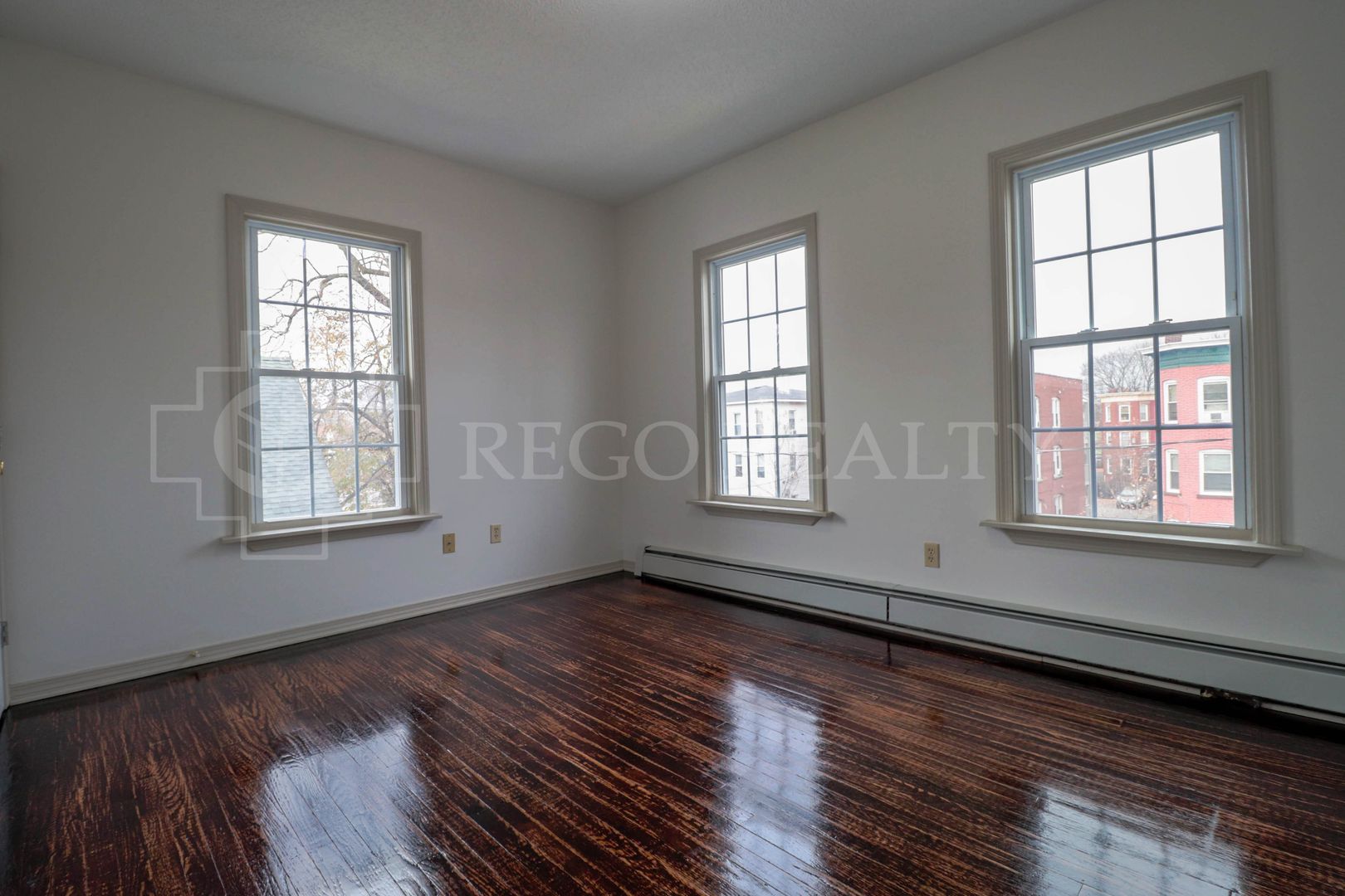 Hartford Apartment: 49 Elliott St