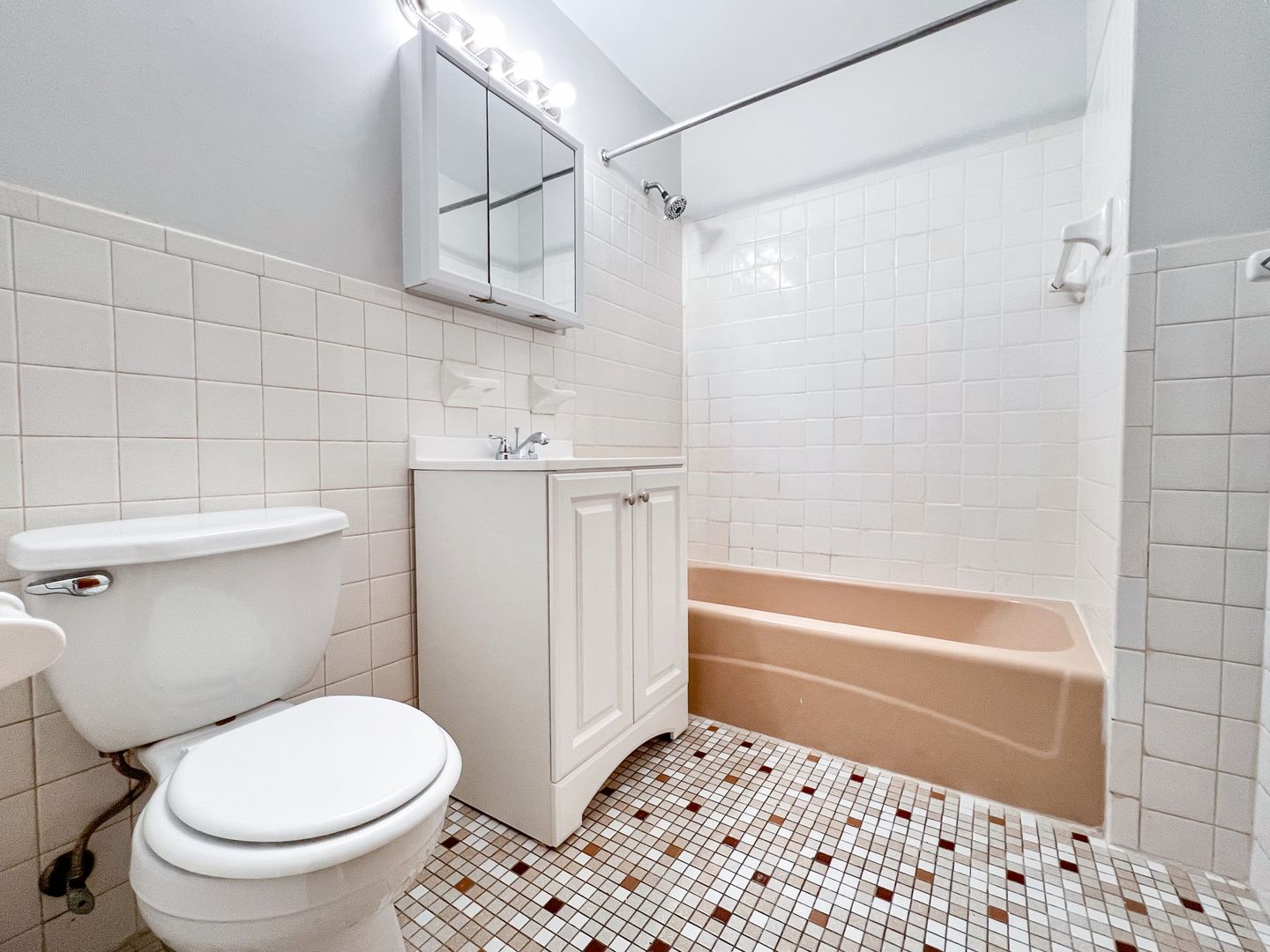 Hartford Apartment: 34 Wilson St