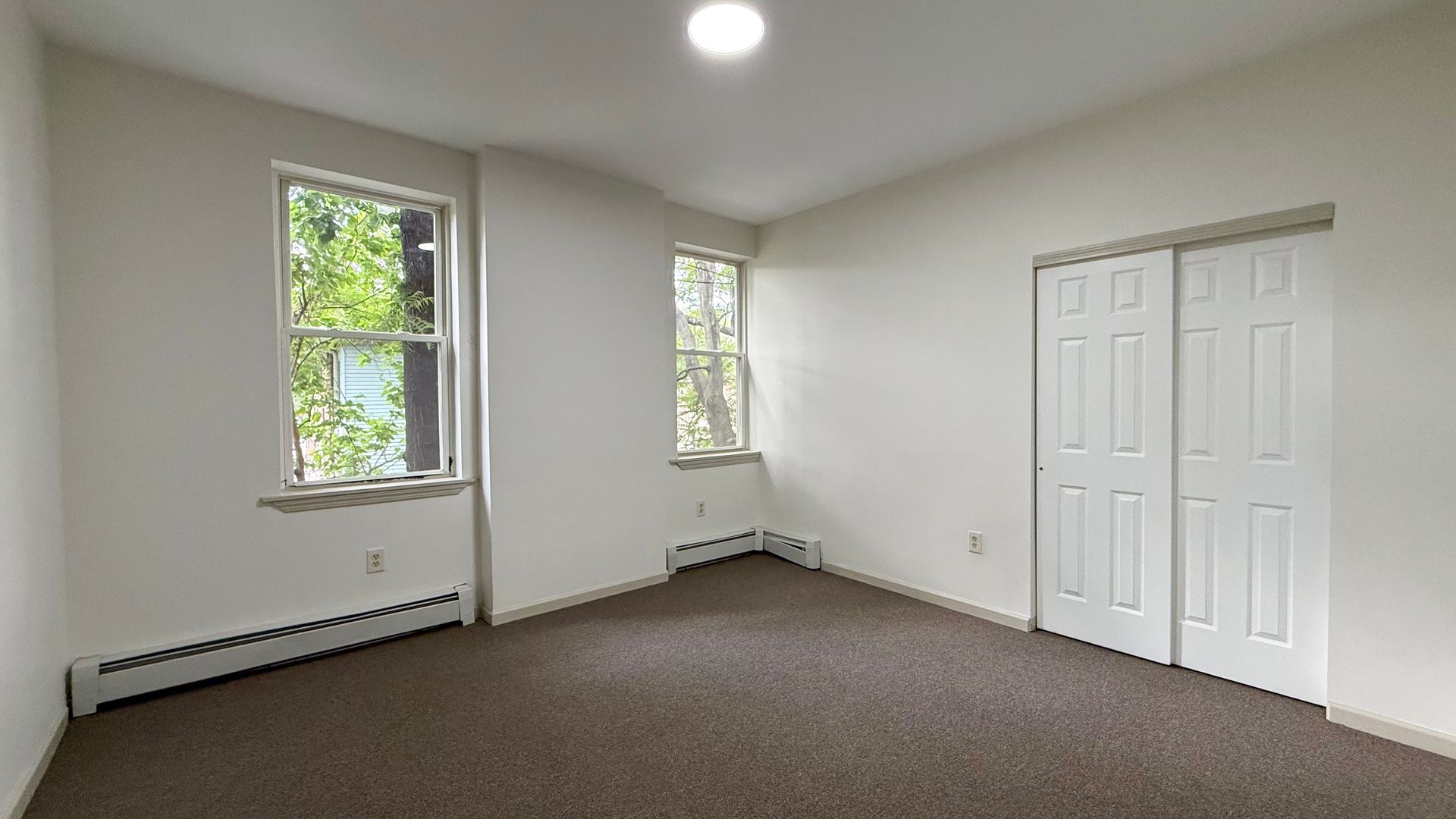 Hartford Apartment: 698-700 Broad St