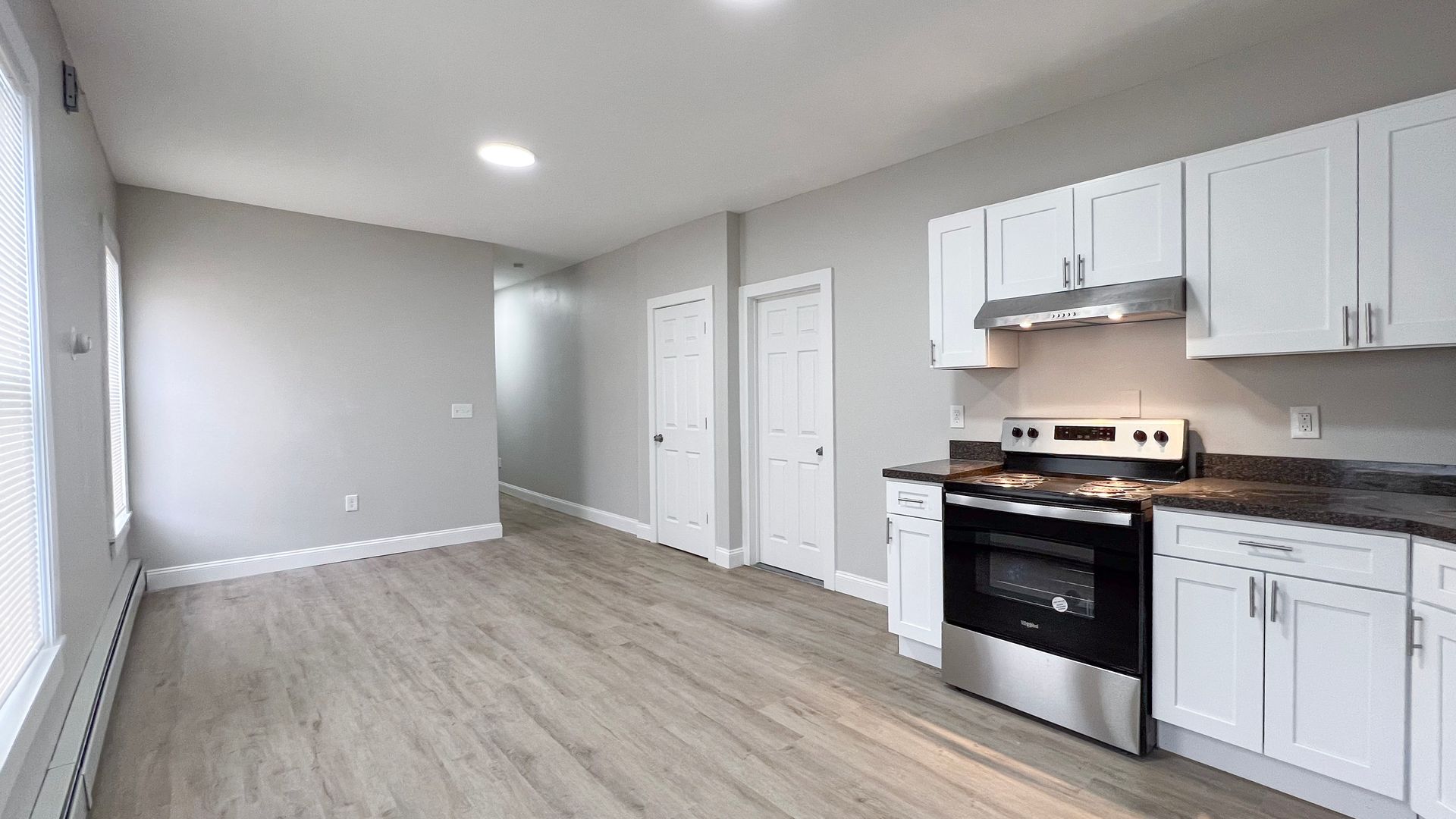 Hartford Apartment: 2-4 Douglas St.