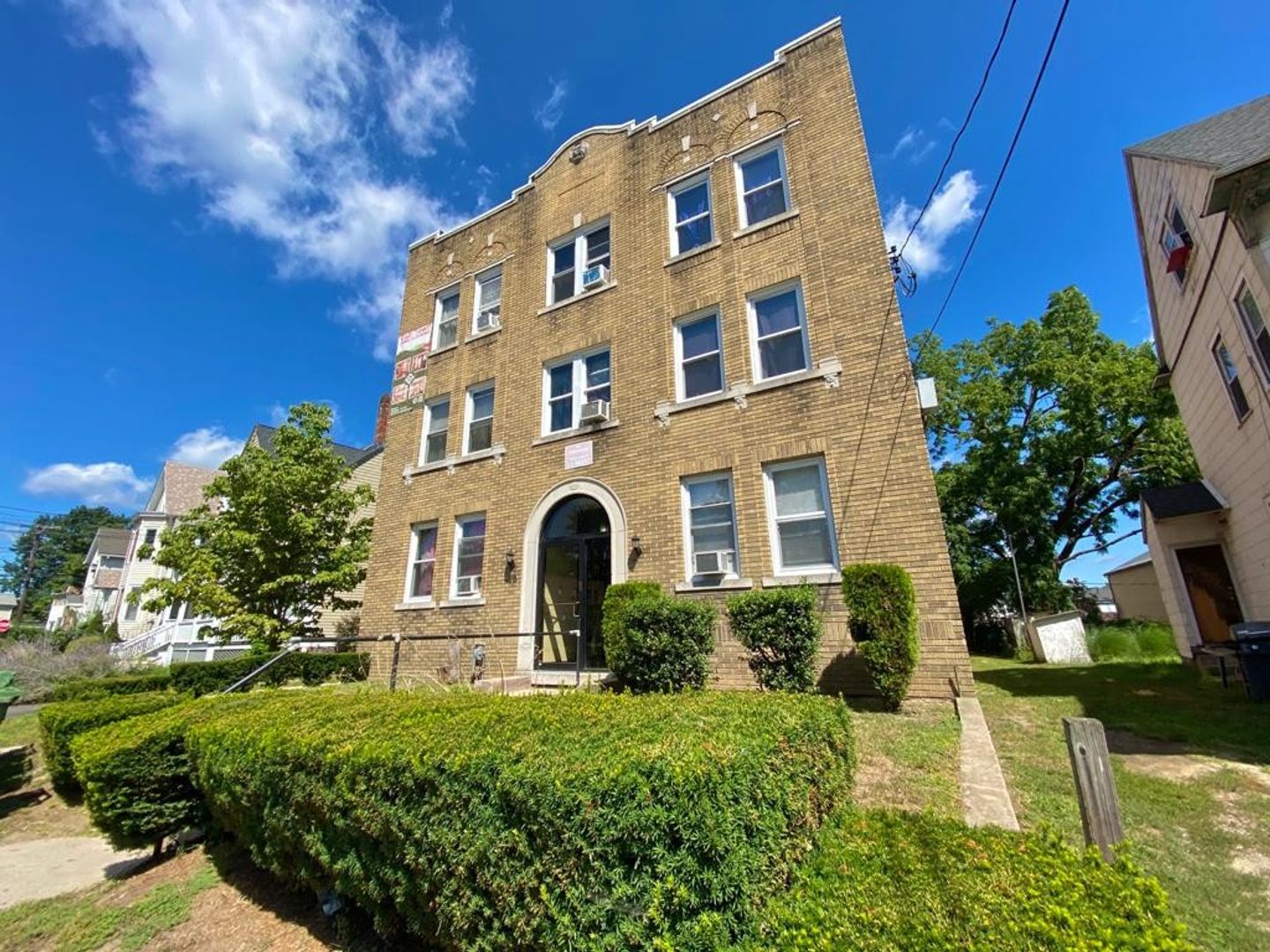 Hartford Apartment: 46 Grace St