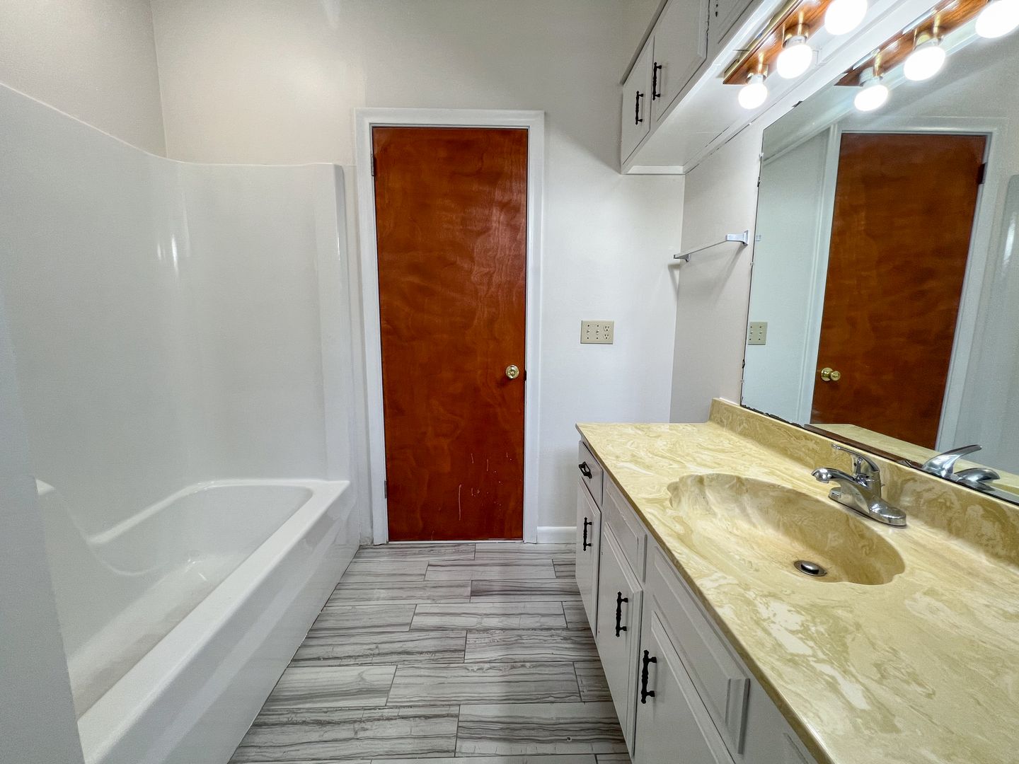 Hartford Apartment: 10 Lincoln St