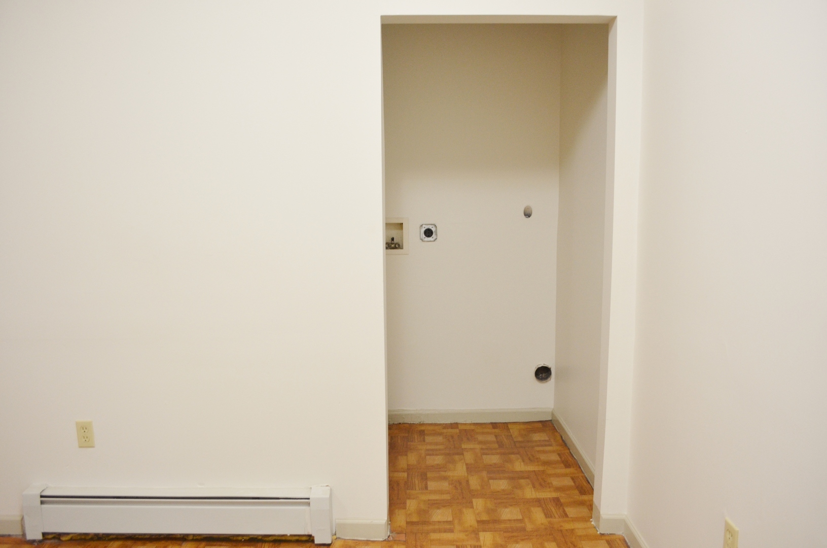 Hartford Apartment: 698-700 Broad St