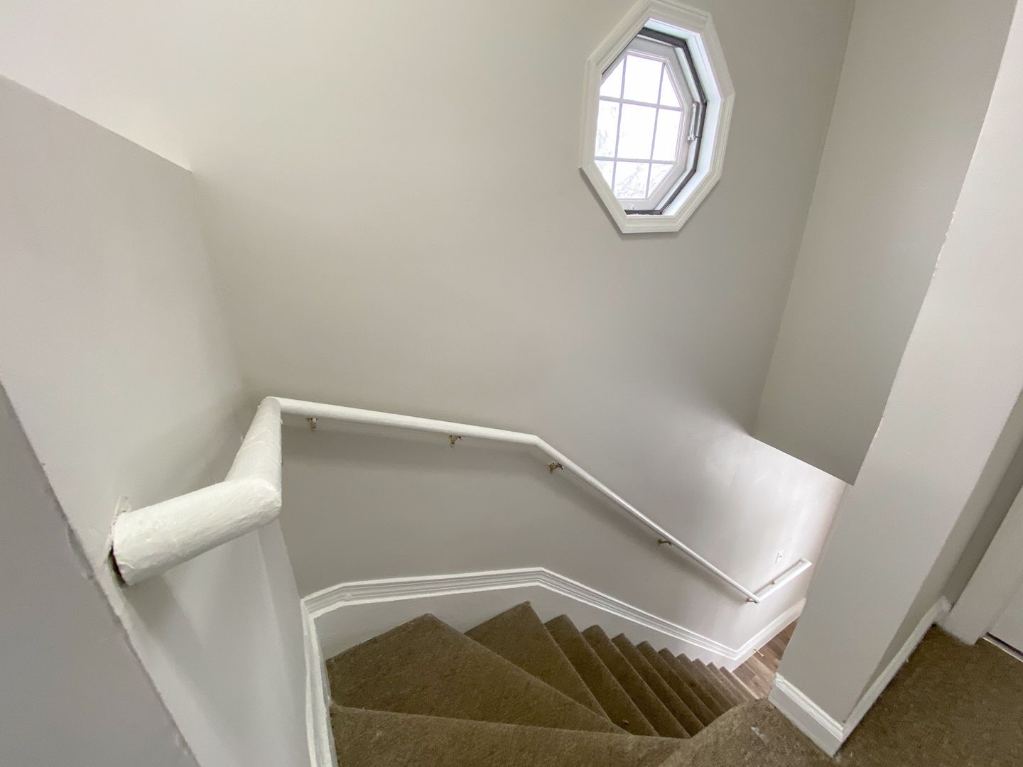 Hartford House: 158 Ward St