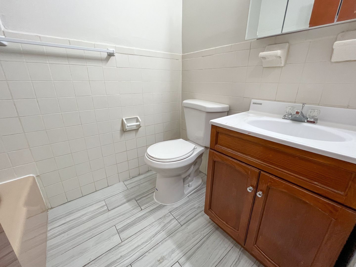 Hartford Apartment: 322 Hudson St