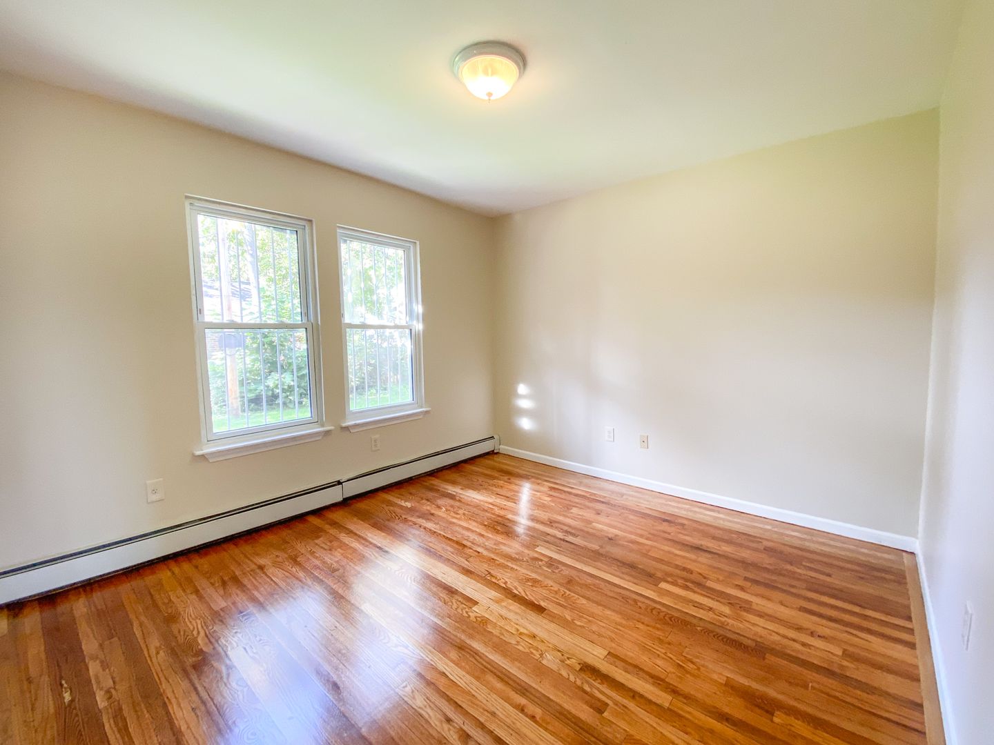 Hartford Apartment: 15-17 Dorothy St